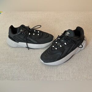 ADIDAS - Ozelia Sneakers GW0613 - Core Black/Grey Two